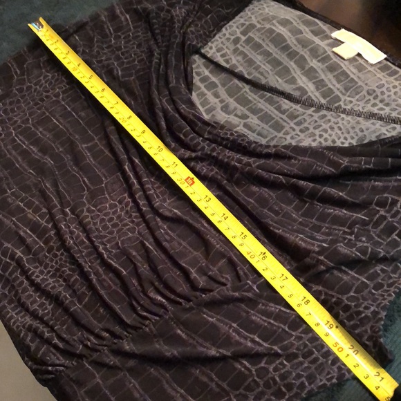 Michael Kors Cowl neck sleeveless top, scrunched left side detail, mk logo plate - Picture 10 of 10